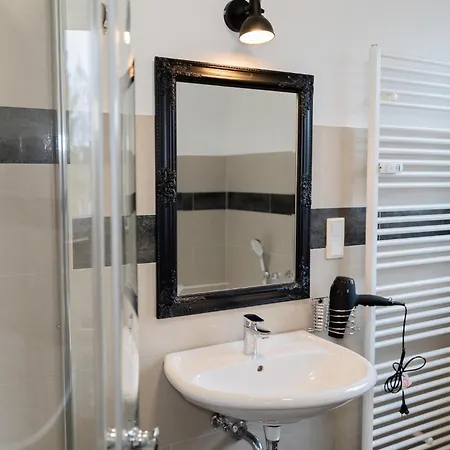 Moderne Apartments City Stadtnah -Junik Apartments Duisburg Room photo